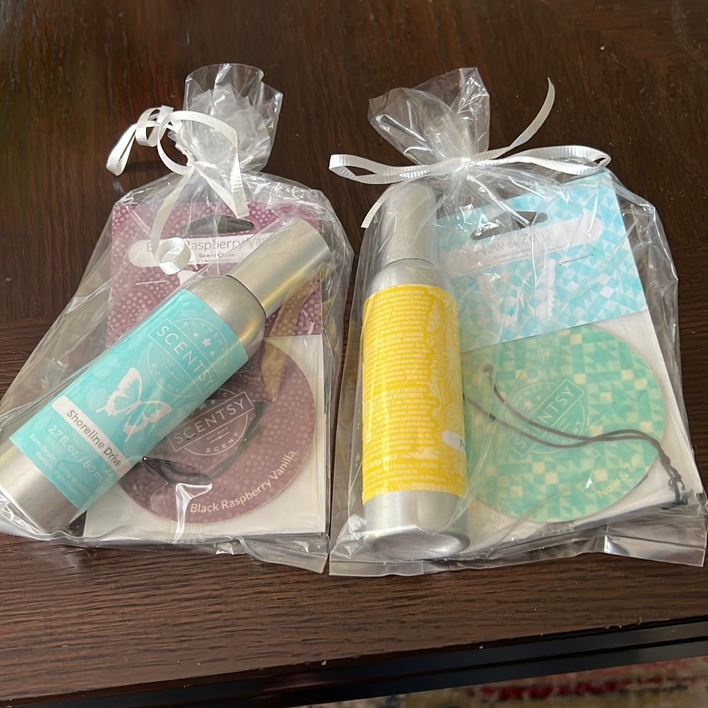 SCENTSY ROOM AND CAR FRESHENERS